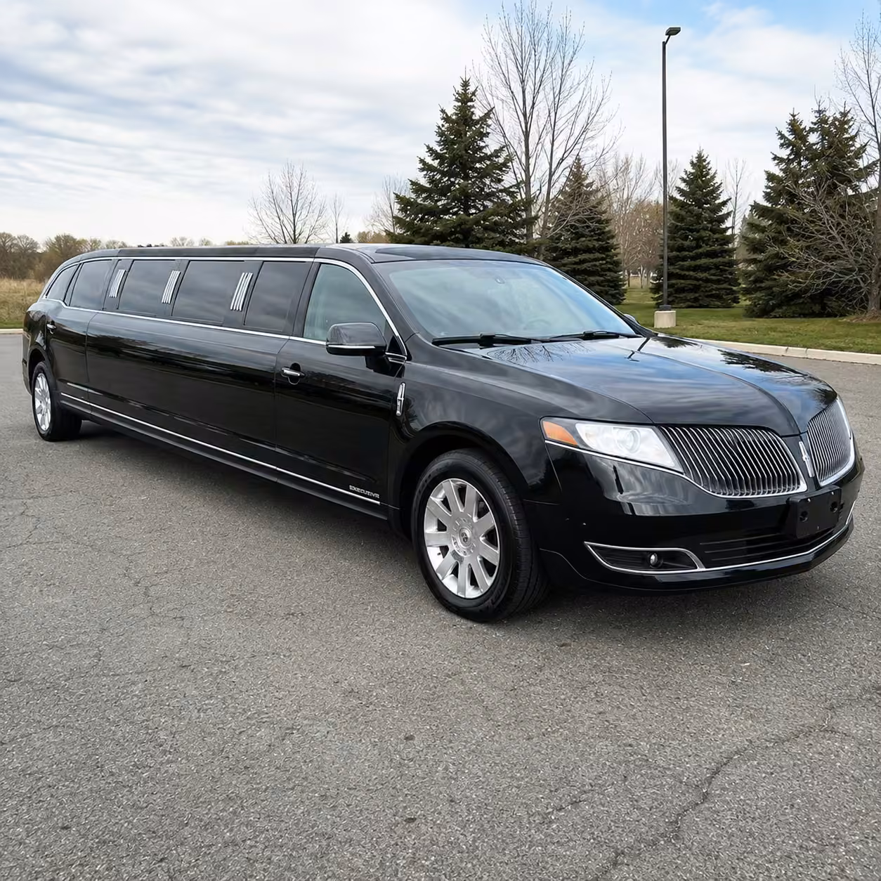 lincoln mkt limo exterior