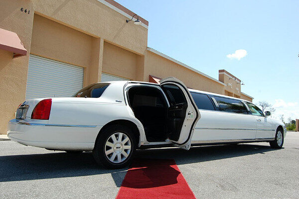 8 Person Lincoln Stretch Limo Orlando